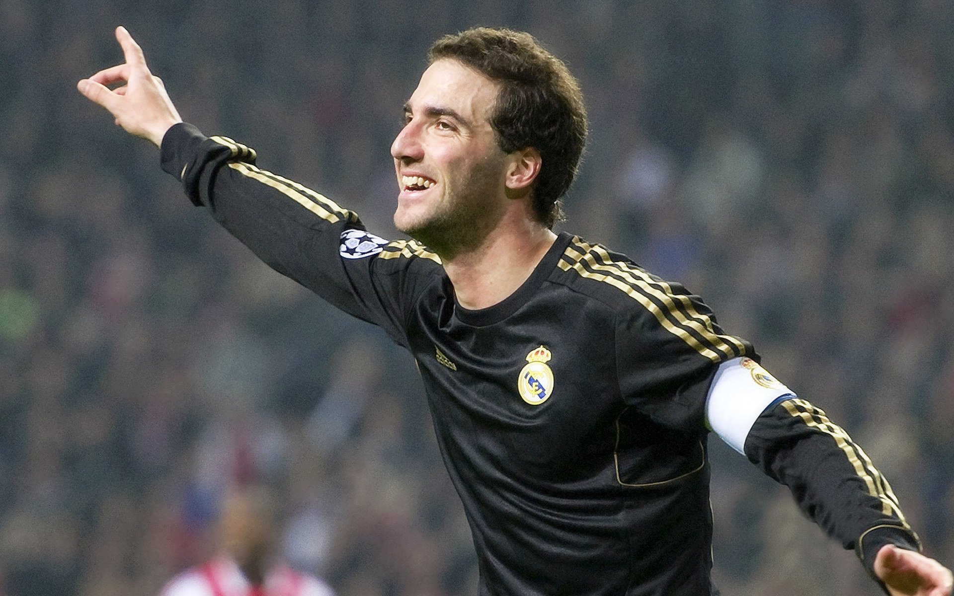 _夜空灯光跑:在星辰点缀下奔跑_,星空夜光灯图片大全